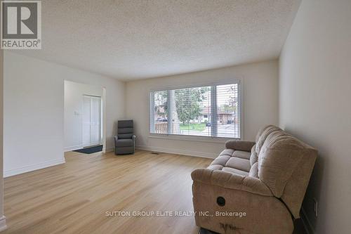 1488 Swanage Crescent Sw, Mississauga, ON - Indoor Photo Showing Living Room