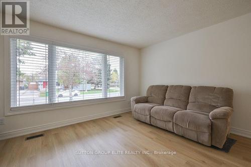 1488 Swanage Crescent Sw, Mississauga, ON - Indoor Photo Showing Living Room