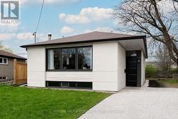 19 HARDWICK COURT Toronto, ON M9C 4G5