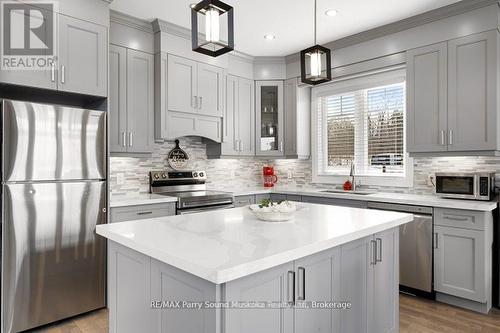 730 124 Highway, Mckellar, ON - Indoor Photo Showing Kitchen With Upgraded Kitchen