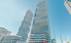 305-3900 Confederation Parkway Mississauga, ON L5B 0M3