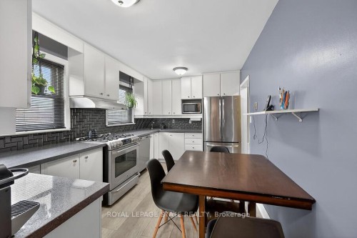419 East 42Nd Street, Hamilton, ON - Indoor Photo Showing Kitchen With Stainless Steel Kitchen With Upgraded Kitchen