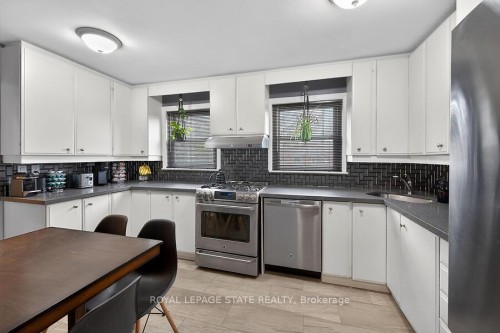 419 East 42Nd Street, Hamilton, ON - Indoor Photo Showing Kitchen With Stainless Steel Kitchen