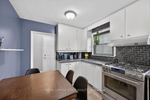 419 East 42Nd Street, Hamilton, ON - Indoor Photo Showing Kitchen