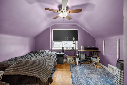 419 East 42Nd Street, Hamilton, ON - Indoor Photo Showing Bedroom