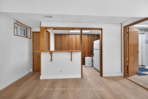 419 East 42Nd Street, Hamilton, ON - Indoor Photo Showing Other Room