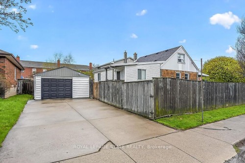 419 East 42Nd Street, Hamilton, ON - Outdoor With Exterior