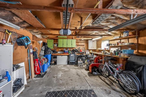 419 East 42Nd Street, Hamilton, ON - Indoor Photo Showing Other Room