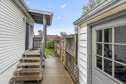 419 East 42Nd Street, Hamilton, ON - Outdoor With Exterior