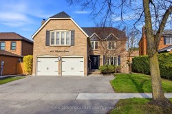 661 Weyburn Square Pickering, ON L1V 3V3