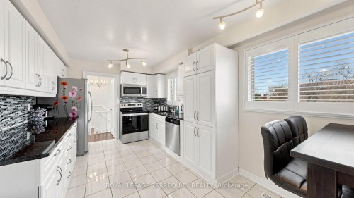 2526 Kingsberry Crescent, Mississauga, ON 
