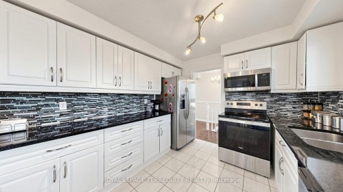 2526 Kingsberry Crescent, Mississauga, ON 