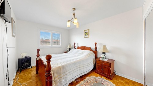 2526 Kingsberry Crescent, Mississauga, ON 
