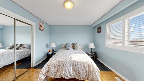 2526 Kingsberry Crescent, Mississauga, ON 