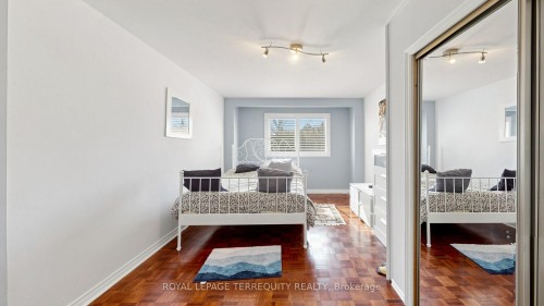 2526 Kingsberry Crescent, Mississauga, ON 