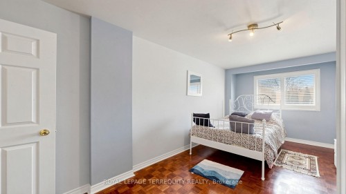 2526 Kingsberry Crescent, Mississauga, ON 