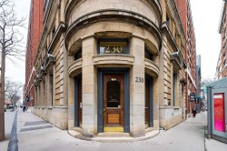 321-230 King Street EToronto, ON M5A 1K5