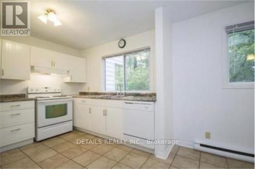 Kitchen - 862 Grenon Avenue, Ottawa, ON - Indoor Photo Showing Kitchen
