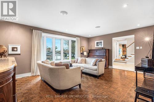 1958 Neepawa Avenue, Ottawa, ON - Indoor Photo Showing Living Room