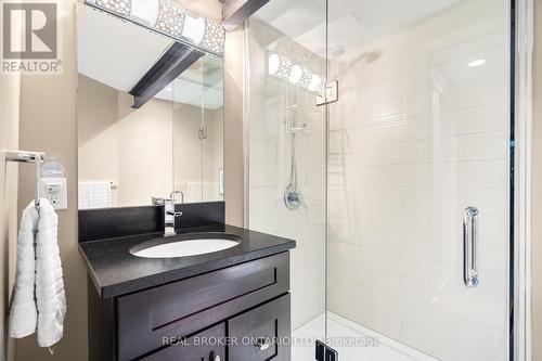 1958 Neepawa Avenue, Ottawa, ON - Indoor Photo Showing Bathroom