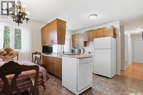 4 Malta Crescent, Saskatoon, SK - Indoor Photo Showing Kitchen