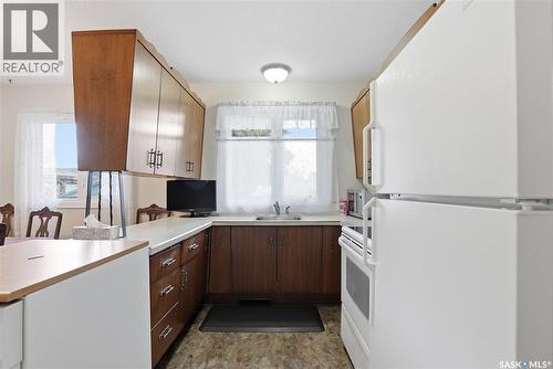 4 Malta Crescent, Saskatoon, SK - Indoor Photo Showing Kitchen