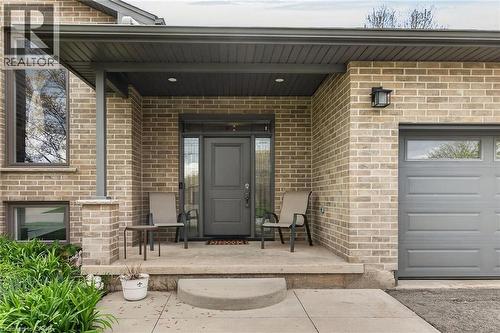 6 Kintyre Court, Caledonia, ON - Outdoor With Exterior