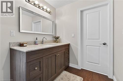 6 Kintyre Court, Caledonia, ON - Indoor Photo Showing Bathroom