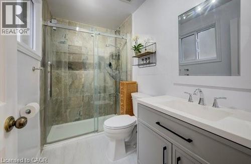 4 Ronald Road, Cambridge, ON - Indoor Photo Showing Bathroom