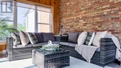 25 Wellington Street N, Goderich (Goderich (Town)), ON - Indoor Photo Showing Living Room