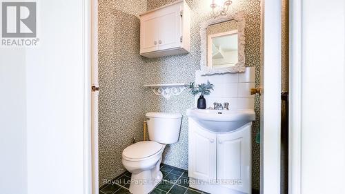 25 Wellington Street N, Goderich (Goderich (Town)), ON - Indoor Photo Showing Bathroom