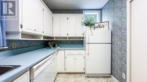 25 Wellington Street N, Goderich (Goderich (Town)), ON - Indoor Photo Showing Kitchen