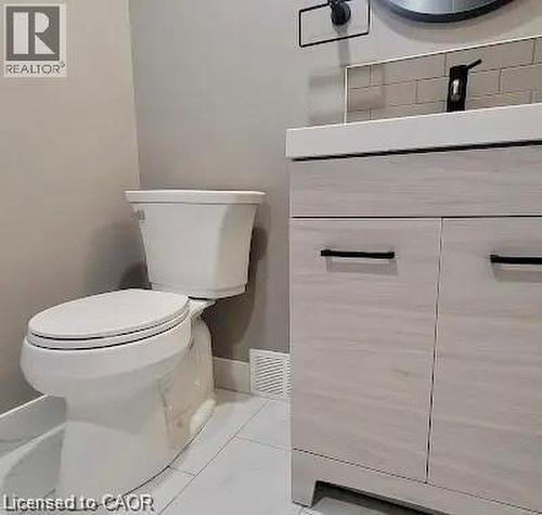 4 pc - 96 Orchard Avenue, Simcoe, ON - Indoor Photo Showing Bathroom