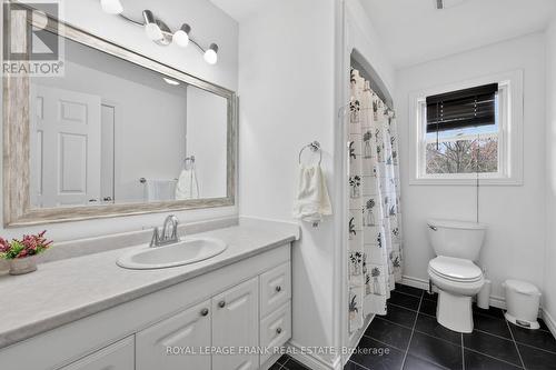 19 Trout Lane, Tiny, ON - Indoor Photo Showing Bathroom