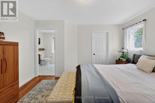 19 Trout Lane, Tiny, ON - Indoor Photo Showing Bedroom