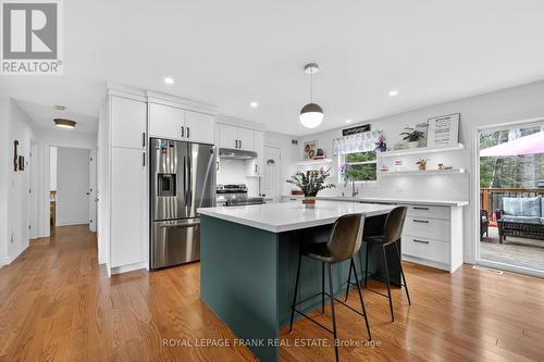 19 Trout Lane, Tiny, ON - Indoor Photo Showing Kitchen With Upgraded Kitchen