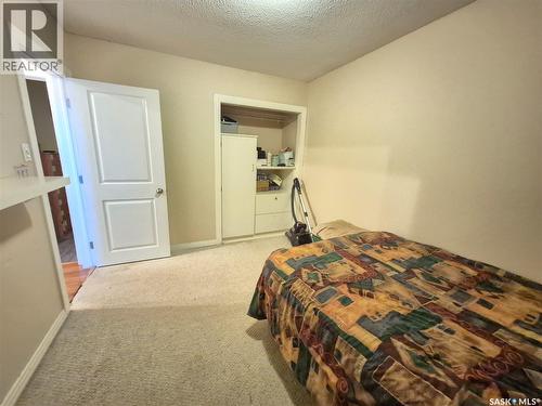 1118 Park Avenue, Weyburn, SK - Indoor Photo Showing Bedroom