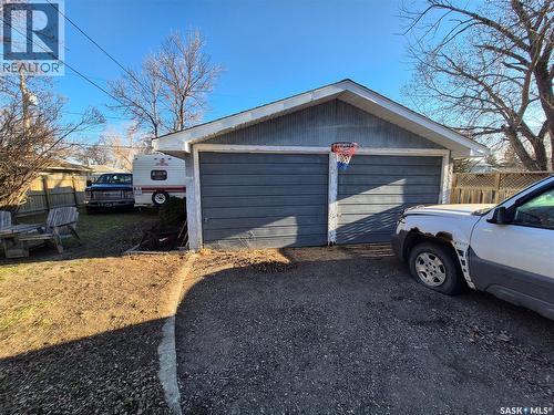 1118 Park Avenue, Weyburn, SK - Outdoor