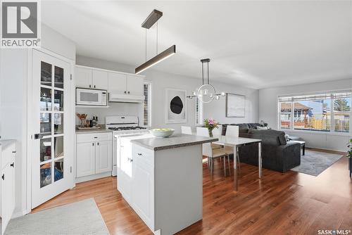 719 Rutherford Lane, Saskatoon, SK - Indoor Photo Showing Kitchen