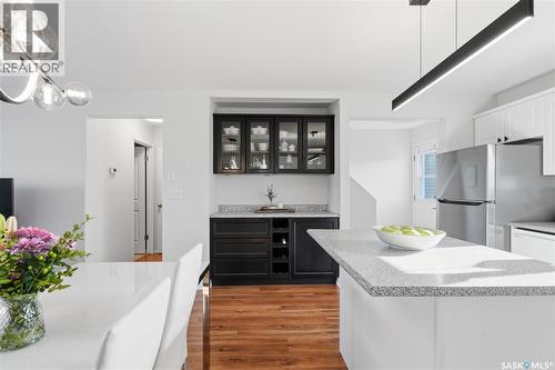 719 Rutherford Lane, Saskatoon, SK - Indoor Photo Showing Kitchen