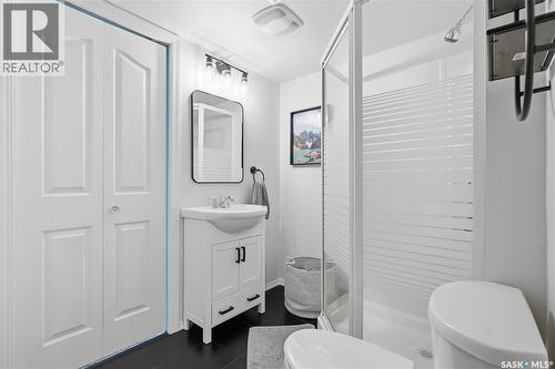 719 Rutherford Lane, Saskatoon, SK - Indoor Photo Showing Bathroom