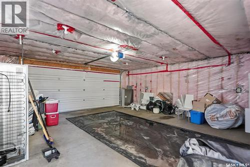 719 Rutherford Lane, Saskatoon, SK - Indoor Photo Showing Garage