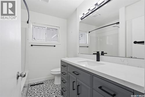 1604 Preston Avenue S, Saskatoon, SK - Indoor Photo Showing Bathroom