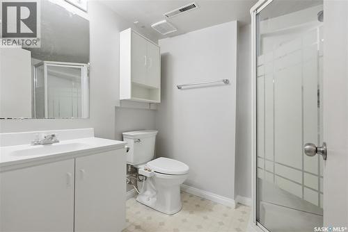 1604 Preston Avenue S, Saskatoon, SK - Indoor Photo Showing Bathroom