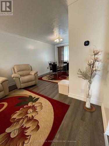532 Appleby Line, Burlington, ON - Indoor Photo Showing Living Room