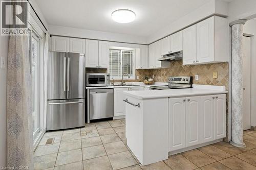 189 Shadow Wood Court, Waterloo, ON - Indoor Photo Showing Kitchen With Stainless Steel Kitchen