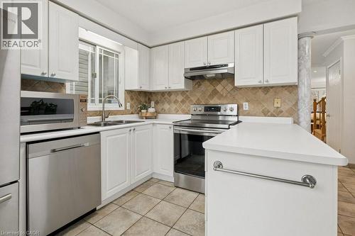 189 Shadow Wood Court, Waterloo, ON - Indoor Photo Showing Kitchen With Stainless Steel Kitchen With Double Sink
