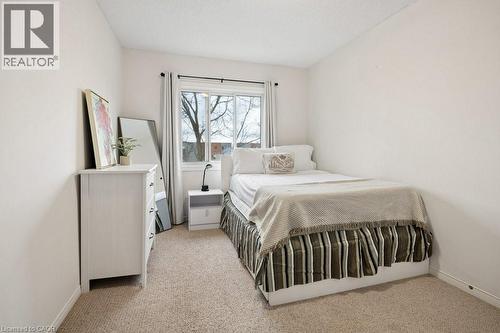 189 Shadow Wood Court, Waterloo, ON - Indoor Photo Showing Bedroom