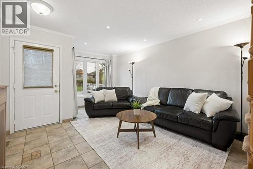 189 Shadow Wood Court, Waterloo, ON - Indoor Photo Showing Living Room