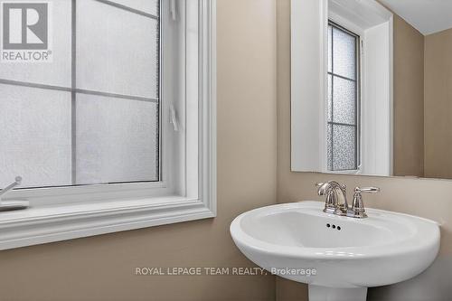 127 Grenadine Street, Ottawa, ON - Indoor Photo Showing Bathroom